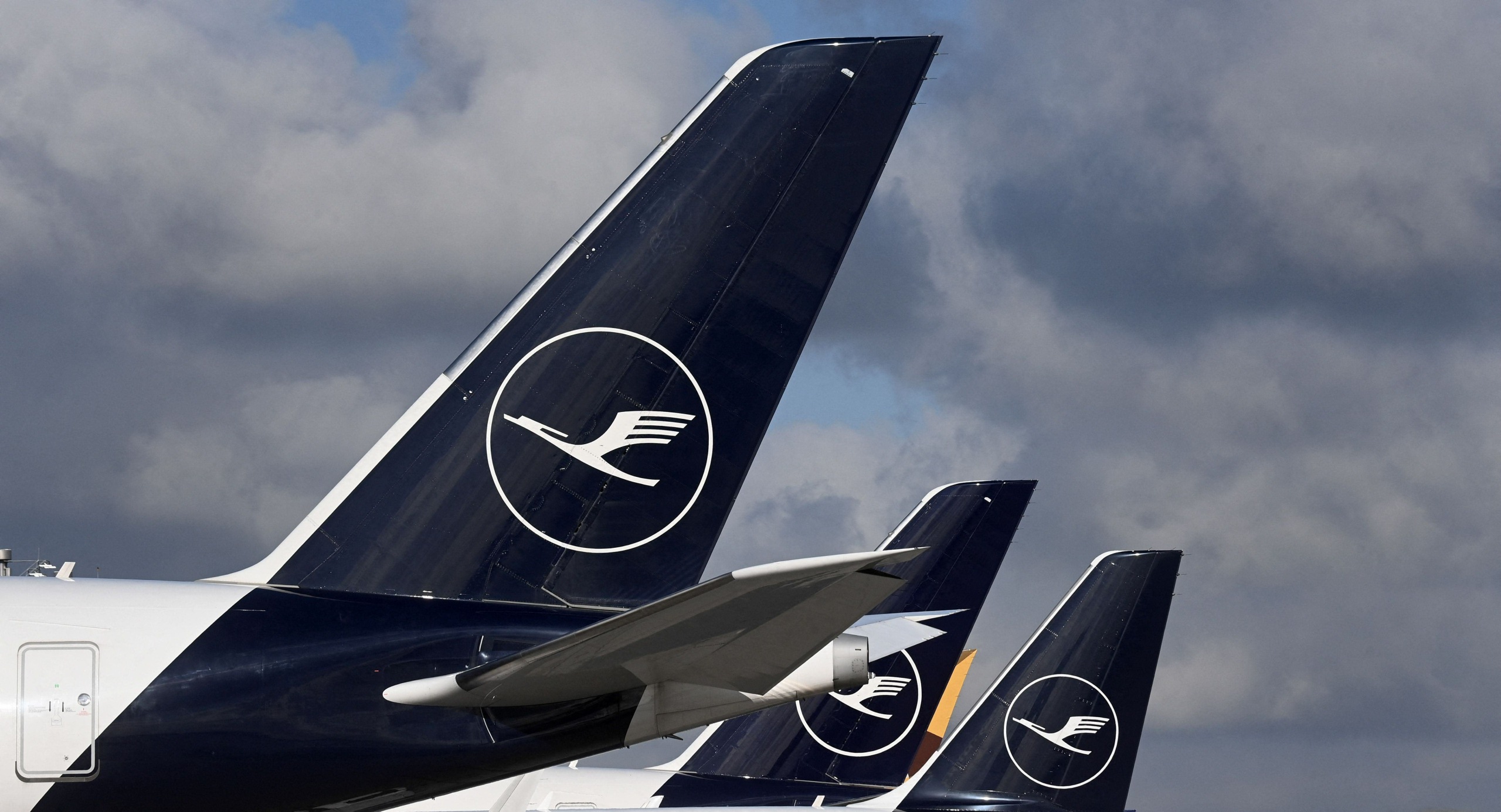 Lufthansan lennot palautumassa tuntien katkoksen jälkeen, laajakaistakaapeli katkesi