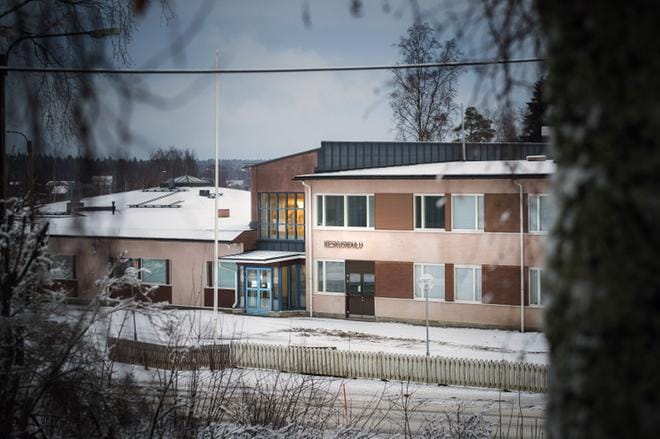Mustasaaren keskuskoulun yhdeksäsluokkalaiset siirtyvät viimeisimmän tiedon mukaan ensi viikon alusta etäopetukseen. Ilman koronatestitulosta tehty varotoimi on poikkeuksellinen. Arkistokuva: Jarno Pellinen