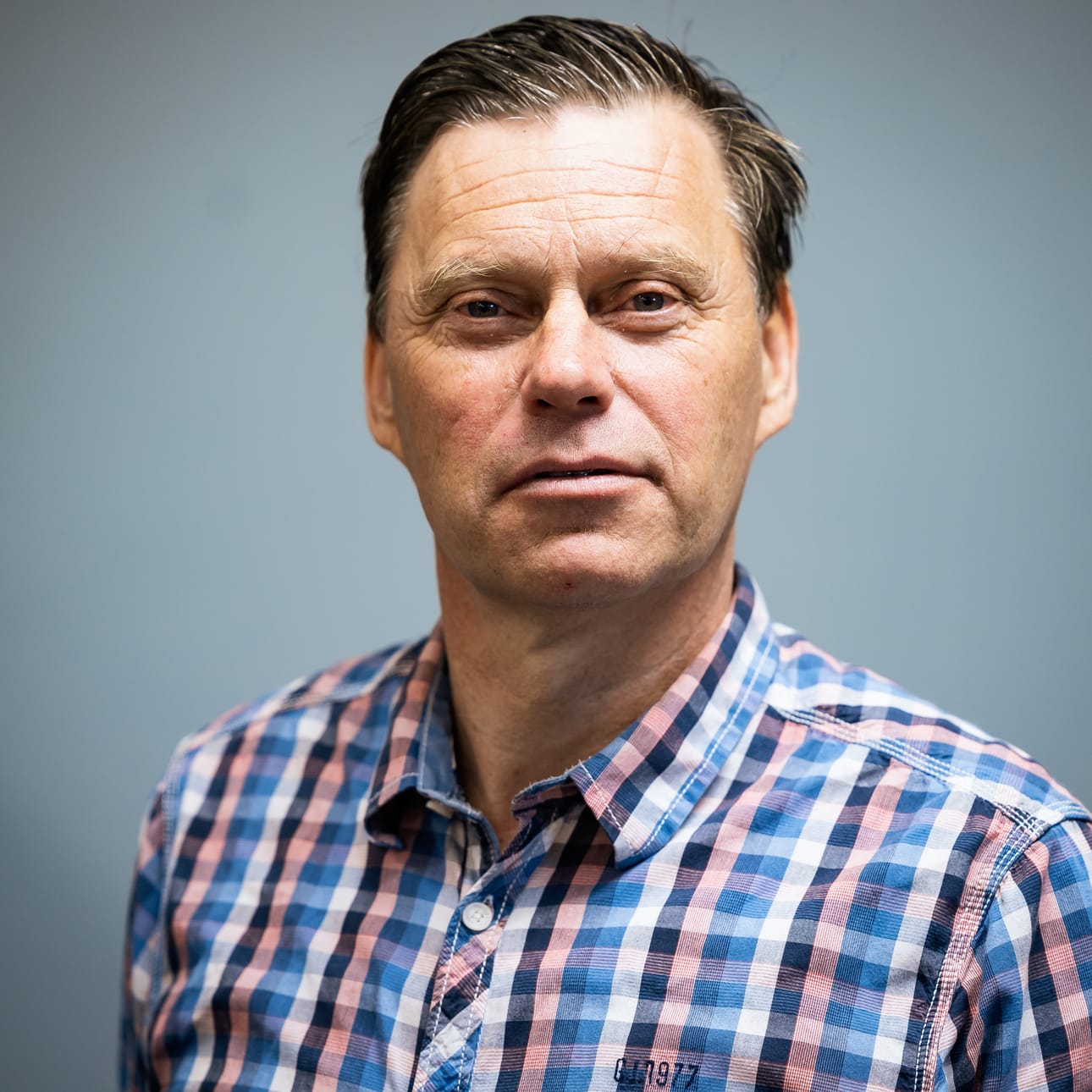 Harri Puhakainen. Jalkapalloa eliniän seurannut ihmettelijä.