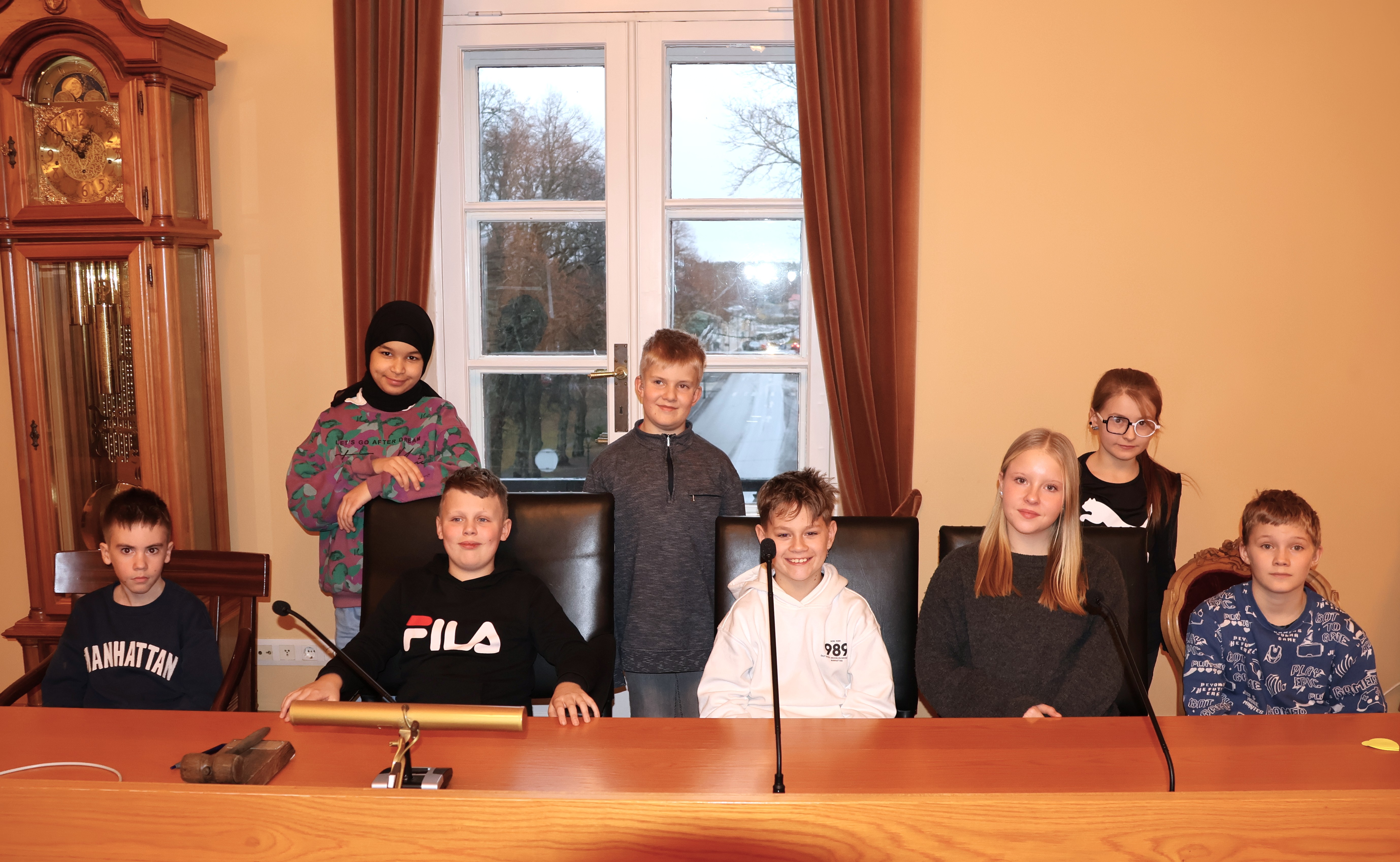 Alakoululaiset  pääsevät mikroautoilemaan ja temppuilemaan