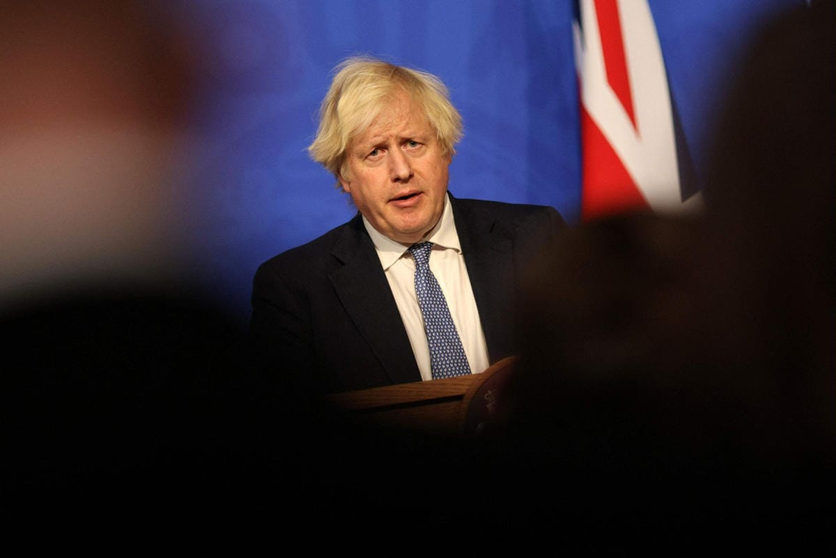 Pääministeri Boris Johnson puhui koronatilanteesta televisiossa sunnuntai-iltana. LEHTIKUVA/AFP
