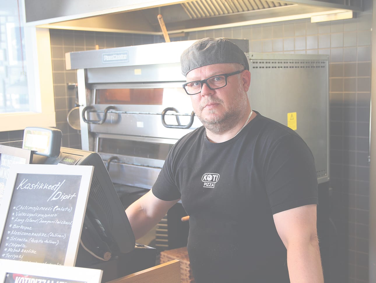 Kotipizza-yrittäjä Marko Kekäräinen kehuu Liminkaa vireäksi paikkakunnaksi, jossa tapahtumia on paljon. Yleisötapahtuvat lisäävät aina myyntiä. Oopperan osalta vaikutus jää nähtäväksi.