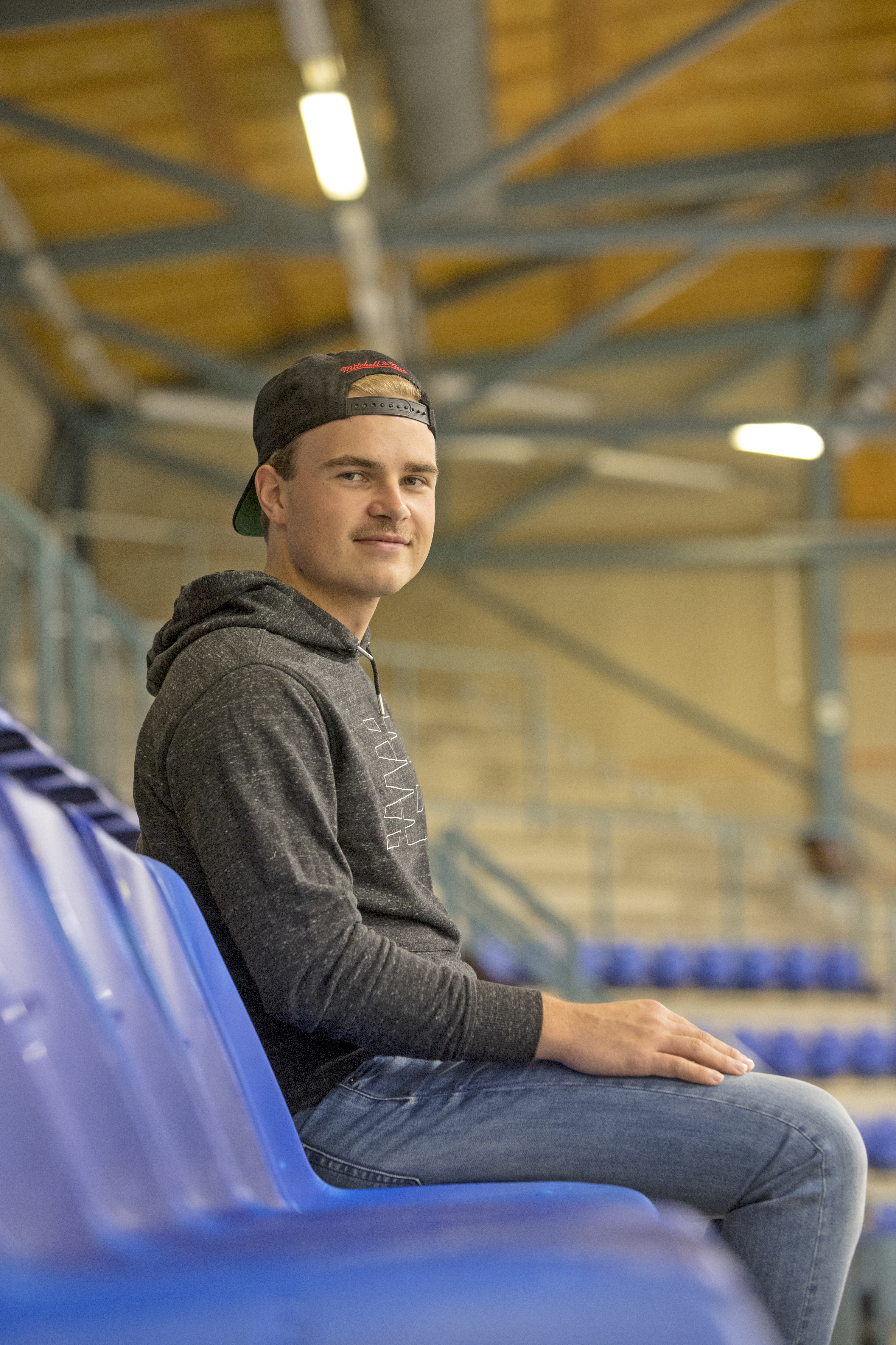 Mirko Hänninen vietti kesän USAssa Planet Hockeyn leirillä jääkiekkovalmentajien seurassa. Leirejä Hänninen suosittelee kaikille, joita englannin kielitaidon vahvistaminen ja lajissa kehittyminen kiinnostaa.