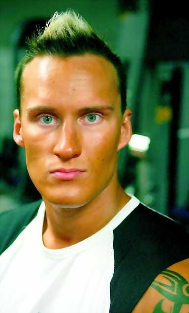 Lihakset timmissä. Sami Malo osallistuu viikonloppuna Lahdessa body fitnessin SM-kisoihin.