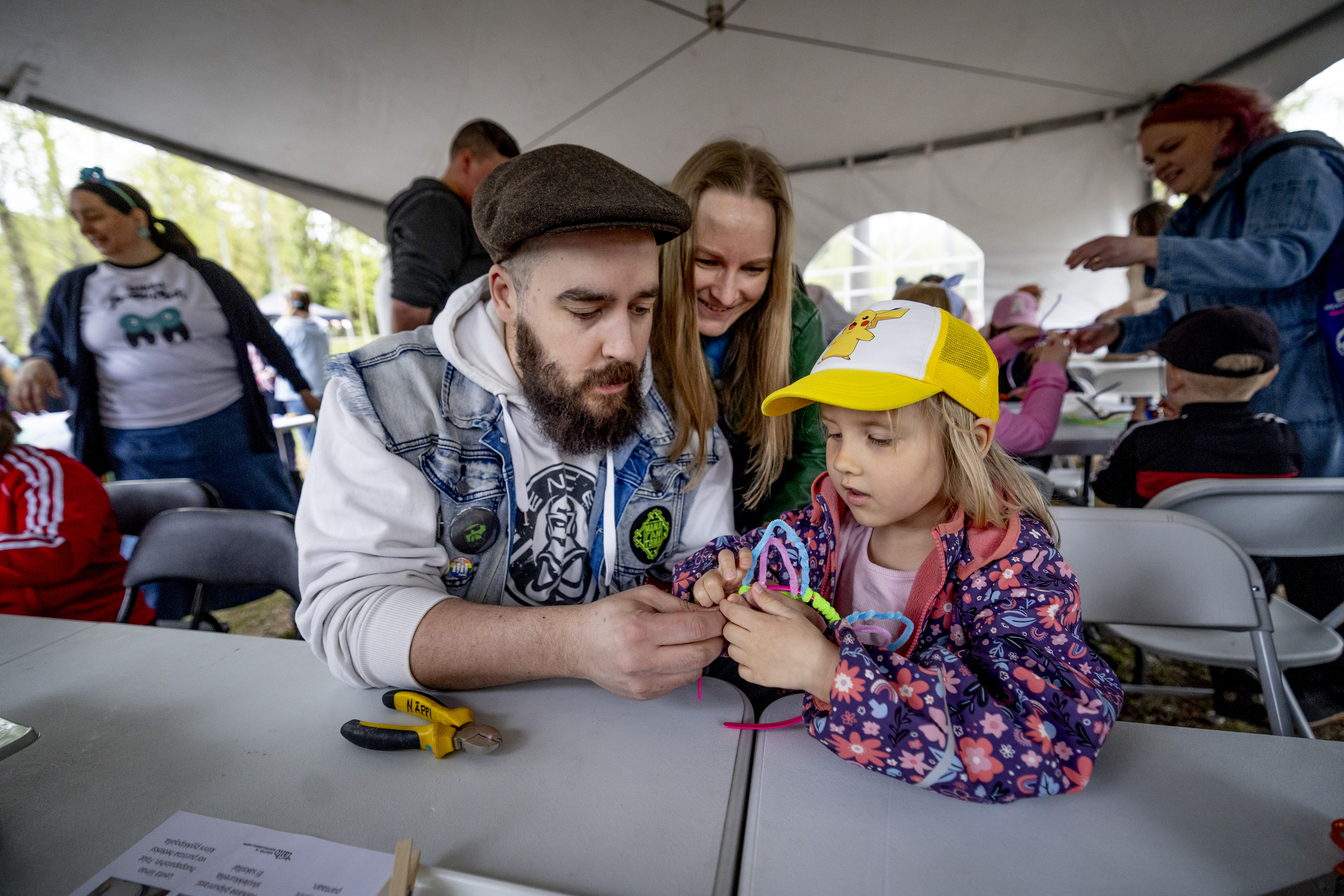 Pikkuprovinssi polkaisi Seinäjoen festarikesän käyntiin – Sirkusesityksiä, sambaa ja askartelutyöpajoja perheen pienimmille