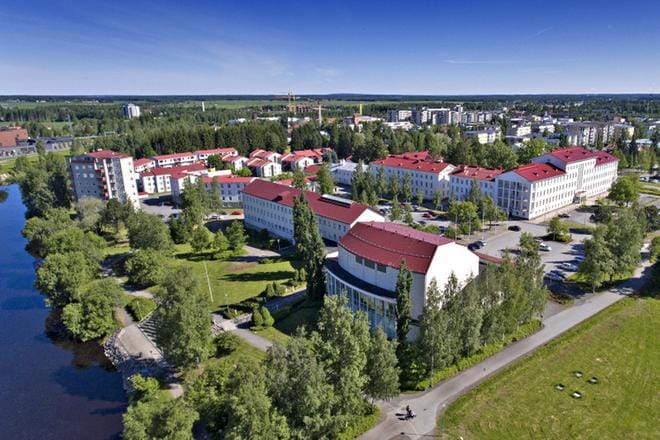 Kesällä kampusalue näytti tältä.