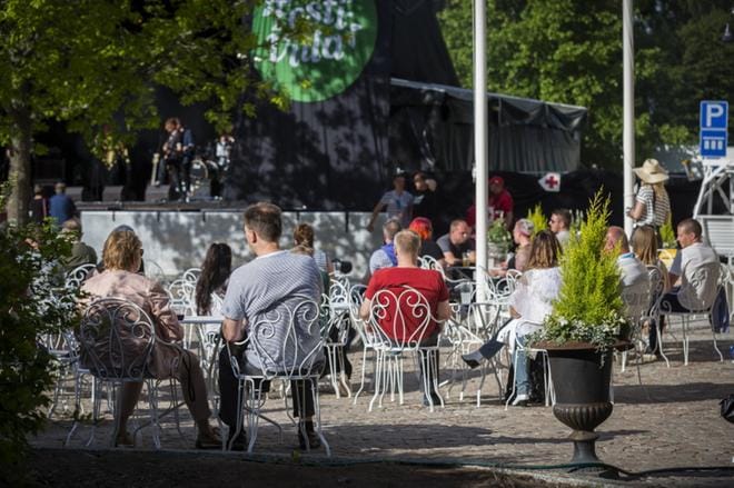 Viime kesänä Hietalahden puistossa järjestetyssä FestiVilla-tapahtumassa vieraili noin 8 000 kävijää. Arkistokuva: Selma Paavola