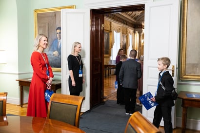 Kaksi raahelaislasta pääsi juhlistamaan itsenäistä Suomea – Juho Isopoussu ja Meea Kaikkonen saivat kutsun Valtioneuvoston linnaan