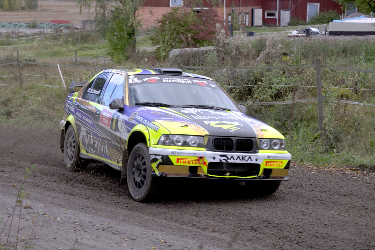 Laihian UA:n Mika Lemmetti voitti Ylistaron Rallisprintin kaksivetoisten osakilvan.