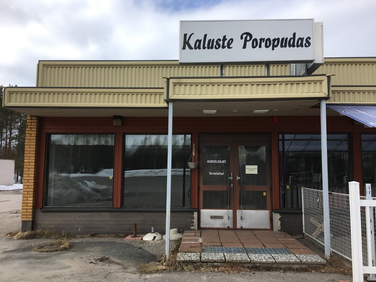 Ingan Tupa Posiolla hakee ostajaa – Sisustus-huonekaluliike kiinteistössä lopetettiin jo vuoden vaihteessa
