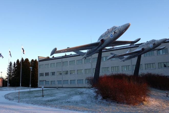 Lentosotakoulun Perinneaukio Fougineen. Arkistokuva.