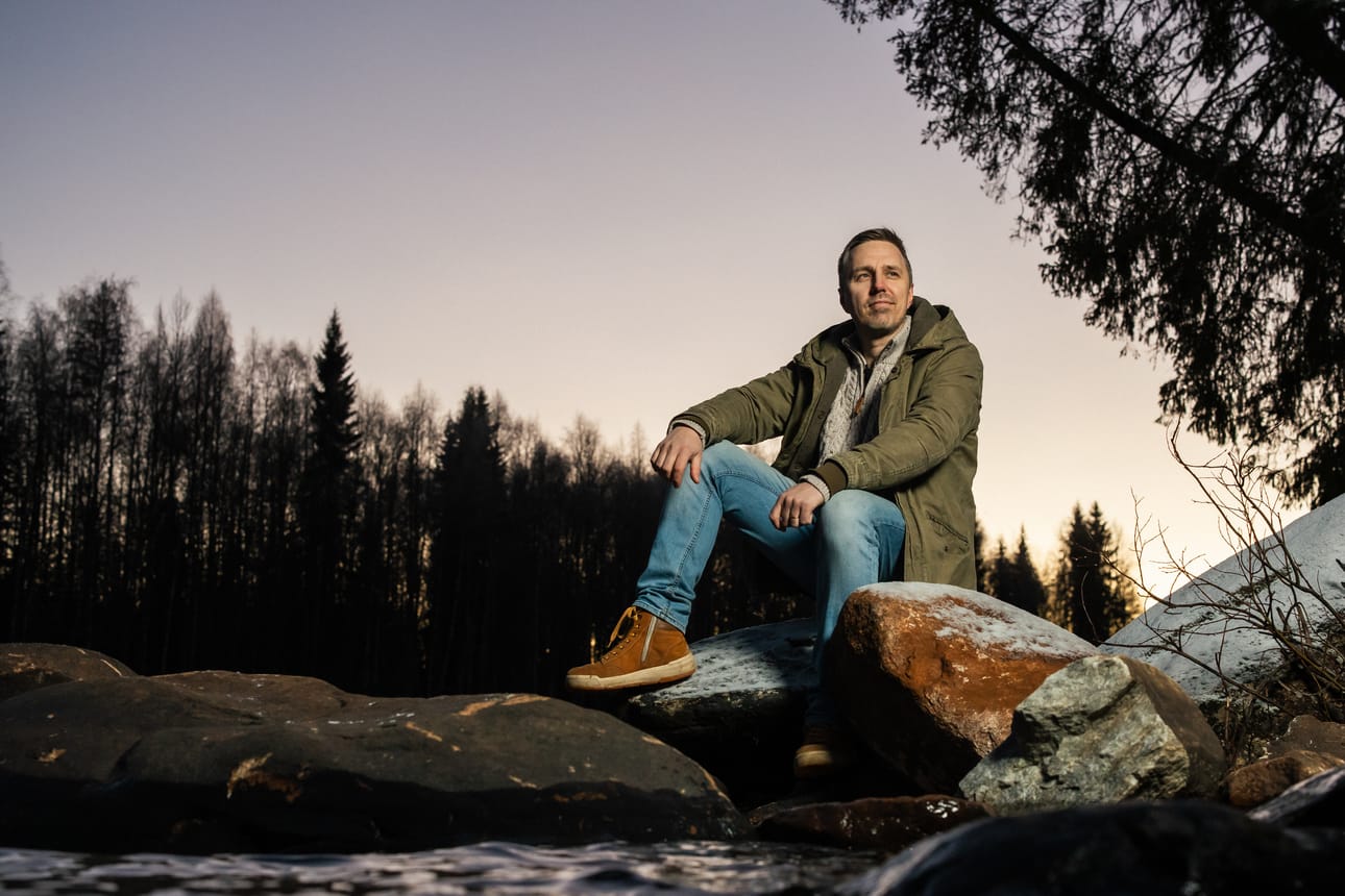 Rovaniemelle asettunut esikoiskirjailija Veli-Matti Oinas on ammatiltaan matemaattisten aineiden opettaja.