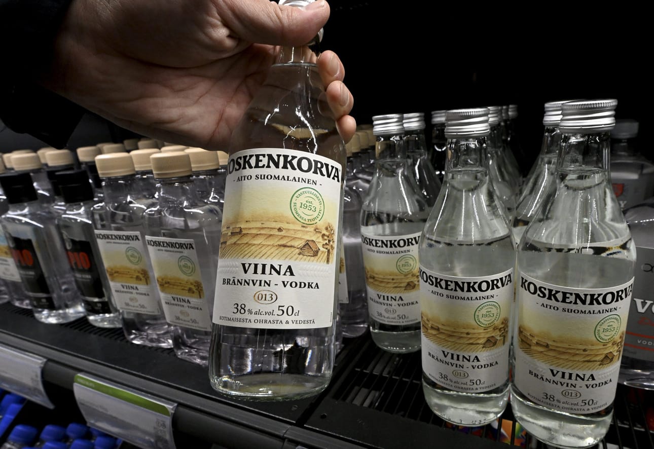Litroissa mitattuna Alkon myynti laski noin 71 miljoonasta litrasta noin 66 miljoonaan litraan.