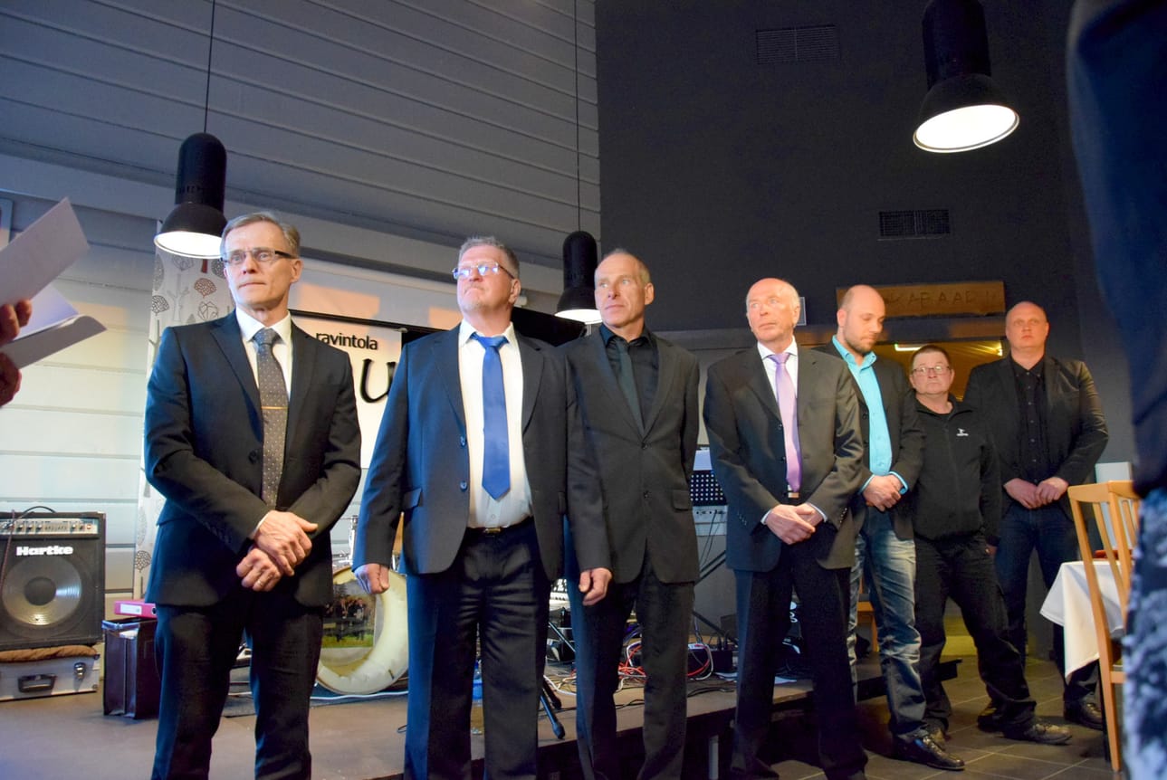 Nämä miehet palkittiin yhden Homenokkien joukkueen ansiokkaasta elvyttämisestä.
