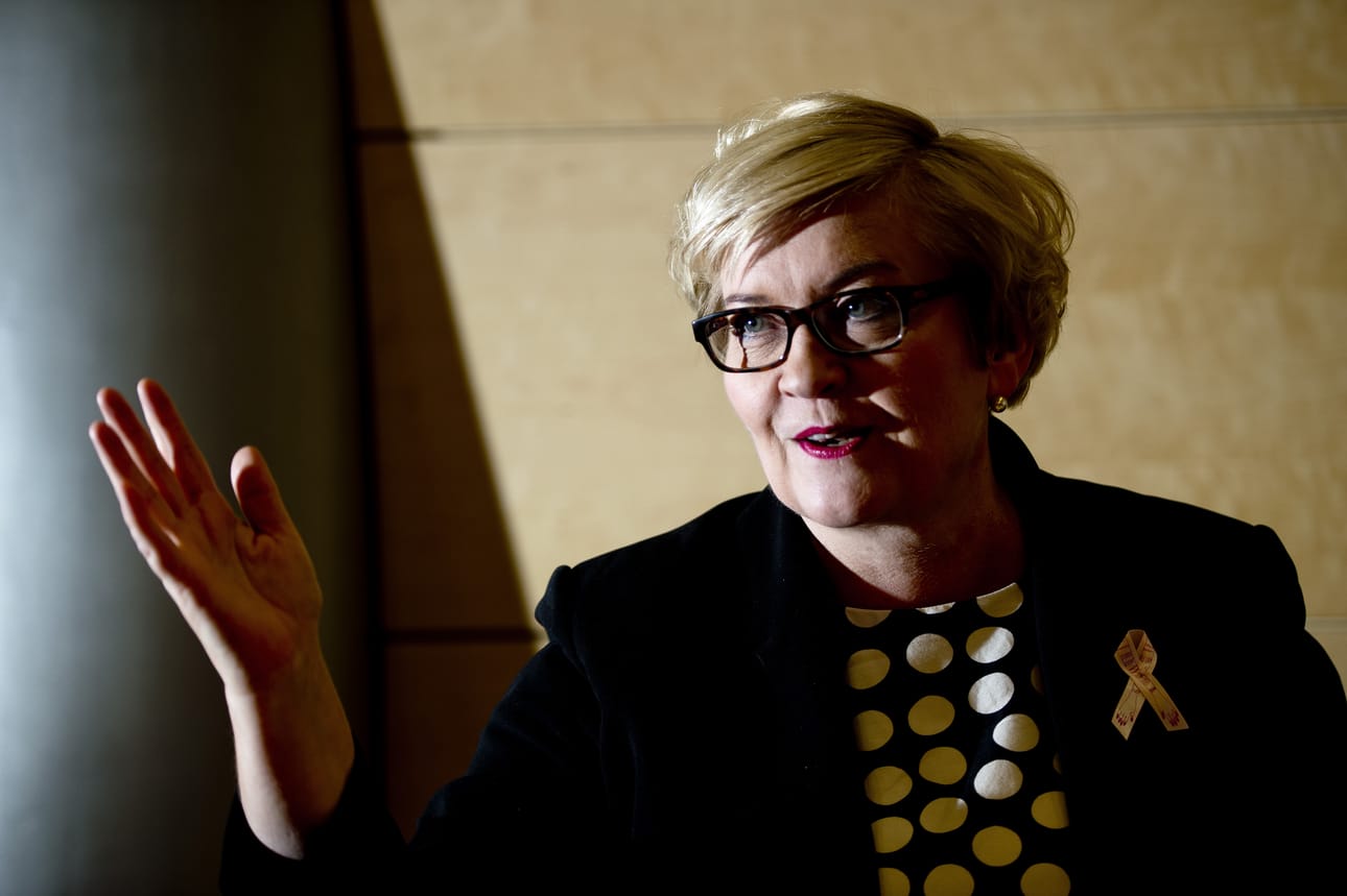 Kunta- ja uudistusministeri Anu Vehviläisen (kesk.) mukaan kuntien pitää tarkastella omaa tulevaisuuttaan realistisesti.