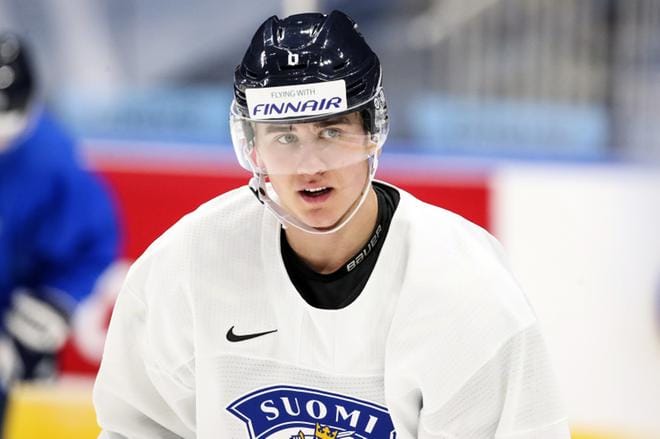 Nuorten Leijonien Eemil Viro on valmiina välierävääntöön Yhdysvaltoja vastaan. KUVA: PASI MENNANDER/SUOMEN JÄÄKIEKKOLIITTO