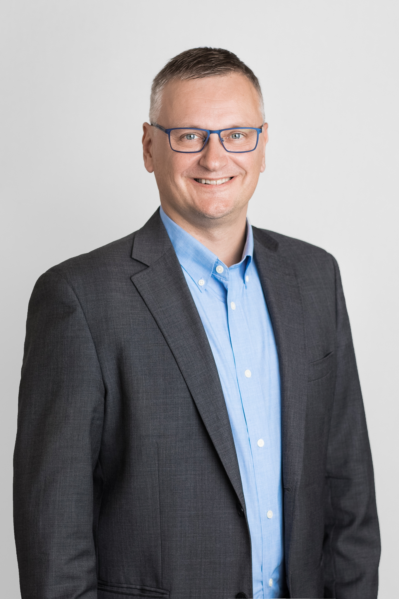Jokaisella alueella on omat erityistarpeensa ja etenemissuunnitelmansa. On itsestään selvää, että samaa ratkaisua ei kuitenkaan kannata kehittää monessa maakunnassa yhtä aikaa. Tässä meillä on kansallisesti iso mahdollisuus, tähdentää SoteDigin toimitusjohtaja Harri Hyvönen