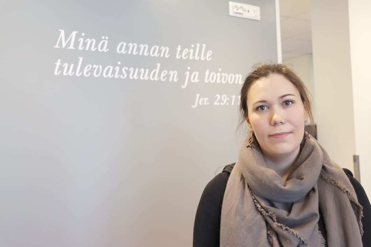 Riikka Tuomi haluaa tuoda sanomaa Jumalan rakkaudesta ihmisten arkeen.