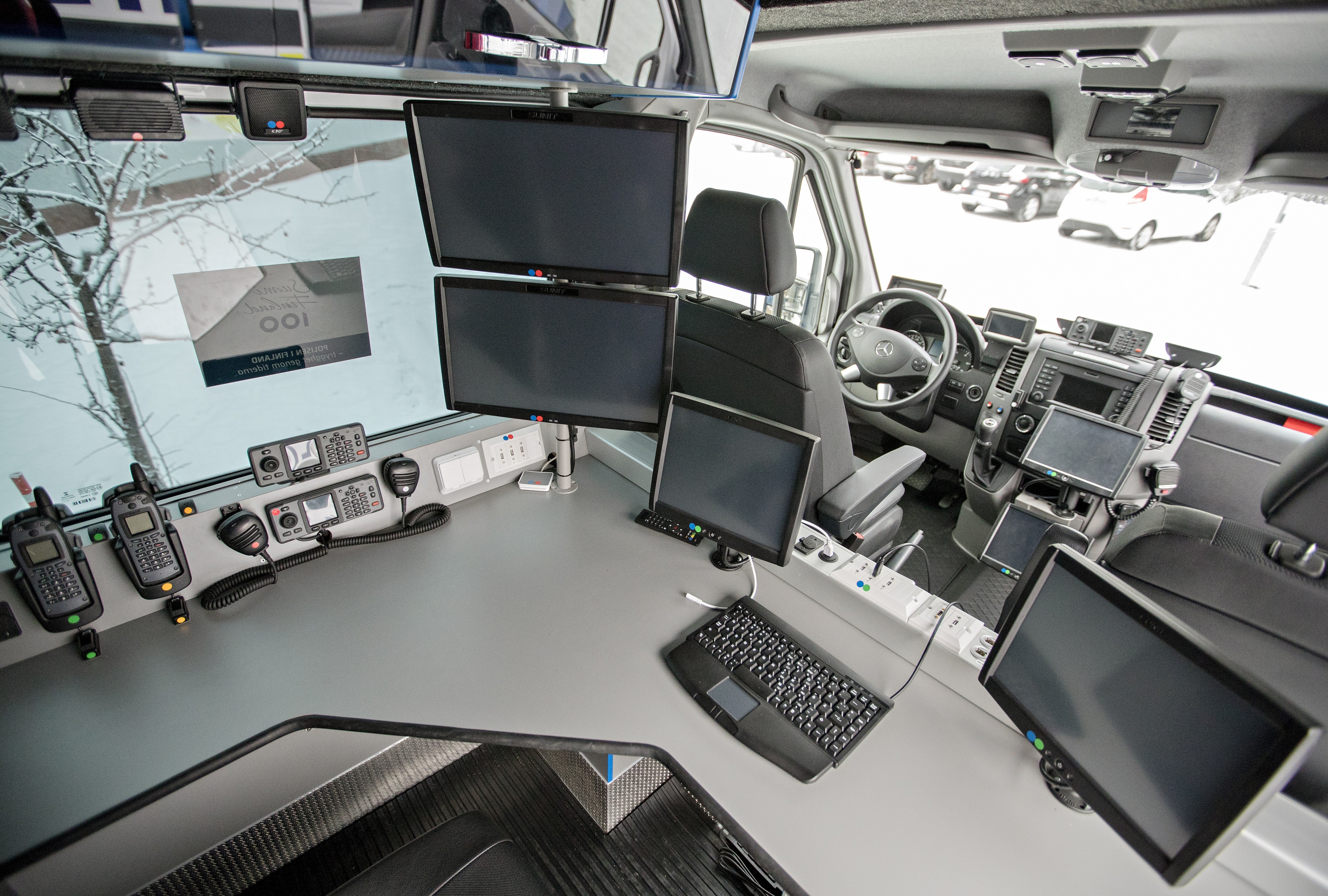 Poliisin uusi johtoauto maksaa satojatuhansia euroja, kertoo ylikomisario Marko Törmänen.
