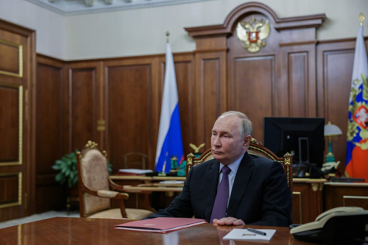 Venäjän presidentti Vladimir Putin sanoo haluavansa muuttaa Venäjän ydinaselinjaa. LEHTIKUVA/AFP