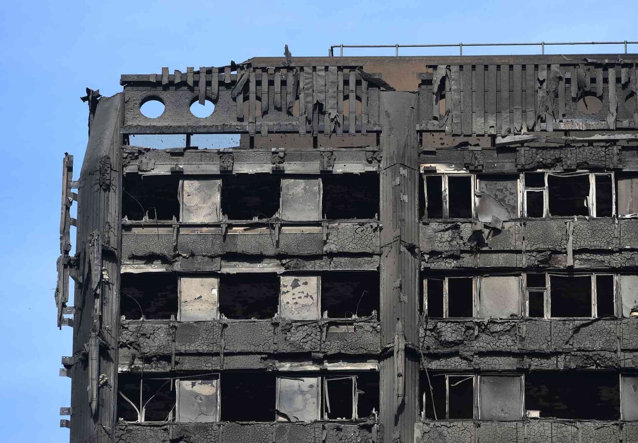 24-kerroksisen Grenfell Tower -tornitalon ainakin 17 ihmisen hengen vaatinut palo on saanut britit raivon valtaan