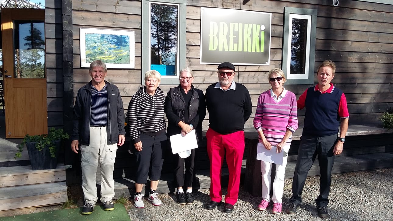 Oikealta voittajapari Pekka ja Tuula Ylisoivio, hopealle sijoittuneet Jouko ja Ritva Välimaa sekä pronssipari Marja-Leena Aikkila ja Matti Etelämäki