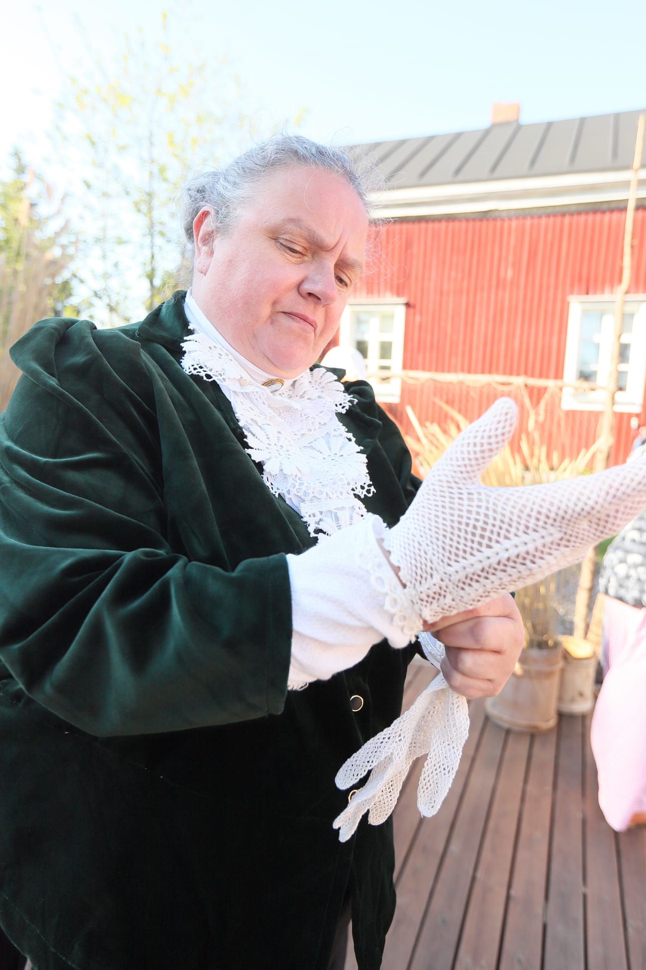 Tarja Ruotsalainen on ruustinnan roolissa.