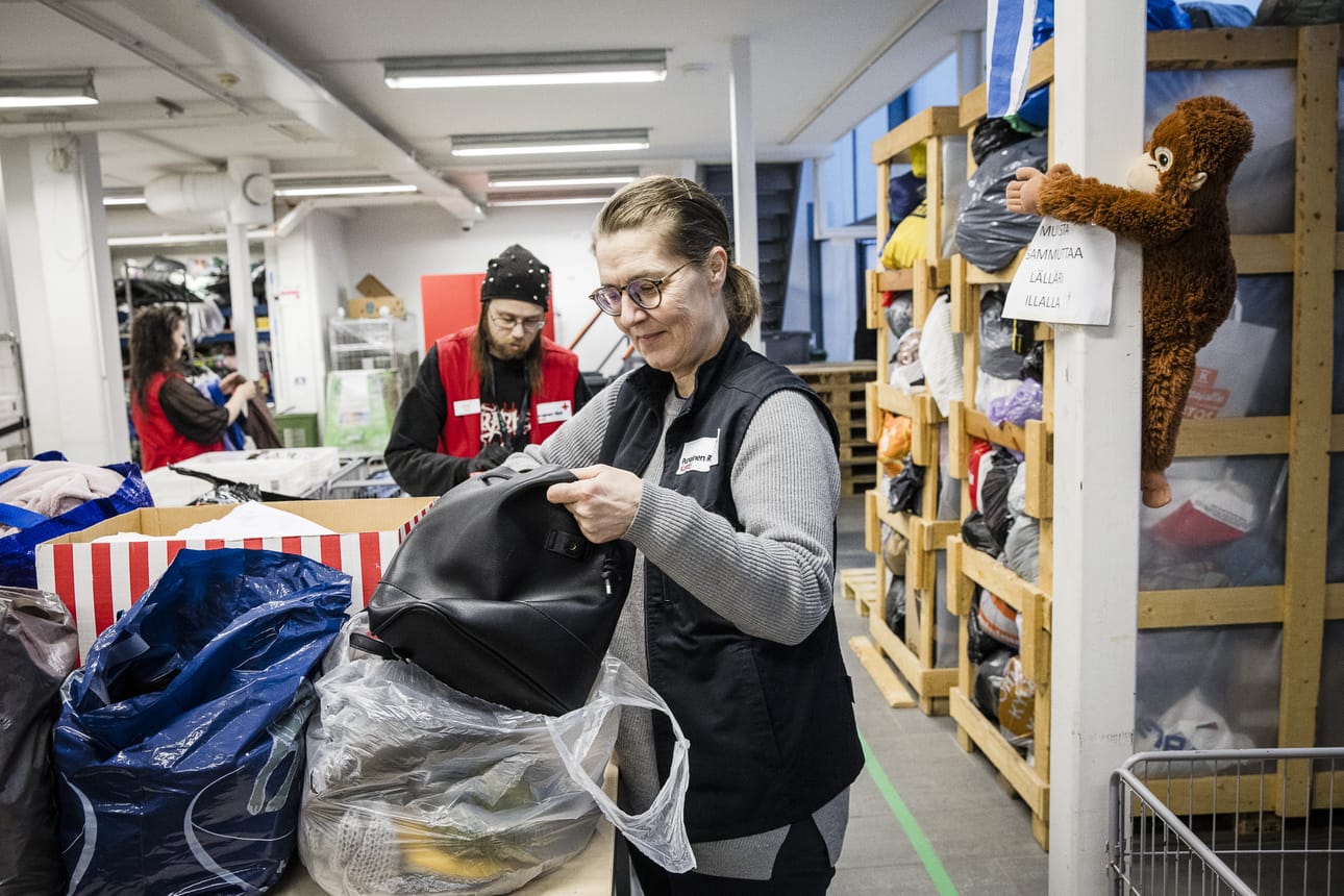 Muutto helpottaa etenkin tuotantoa eli lahjoitusten lajittelua ja varastointia, kertoo myymäläpäällikkö Sanna Niska-Grönroos.