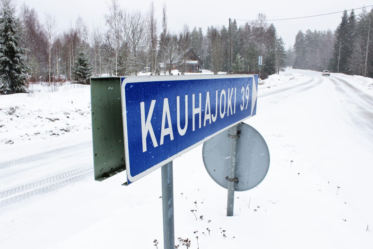 Isojoki odottaa yhä tieremonttirahoja. -Valtiovarainvaliokunta on jo kolme vuotta peräkkäin lausunut valtion budjettimietinnössään, että Isojoki-Kauhajoki tien loppuun korjaaminen on välttämätöntä. Ministeriöt toimivat siis eduskunnan tahtoa vastaan, kun rahaa ei korjaushankkeelle kuulu, kunnanjohtaja Juha Herrala sanoo.
