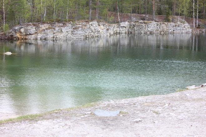 Kaatialan louhoksen alue Kuortaneella kiinnostaa muun muassa laitesukellus- ja kiviharrastajia. KUVA: REIJO HEIKKILÄ