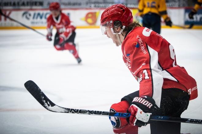 Sport-nuorten Tuukka Lundell tuuletti torstaina välieräpaikkaa. KUVA: OSKU PIENIMÄKI