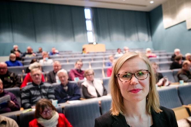 Verojuristi Hanna Silander luennoi kuolinpesän omaisuuden myynnistä ja verosuunnittelusta Seinäjoella torstaina. KUVA: JAAKKO ELENIUS