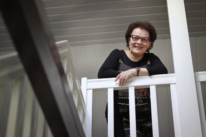 TtT, KM Helinä Mesiäislehto-Soukka eläköityi SeAMK:n lehtorin virasta viime syksynä, mutta pyynnöstä jatkoi aloittamansa ryhmän opinnäytetöiden ohjauksen loppuun saakka. Alajärven sairaanhoitajaryhmä valmistuu keväällä 2021. KUVA: JOHANNA KATAJA