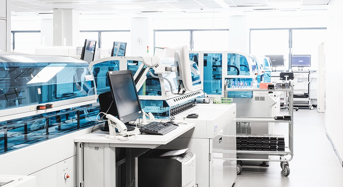 SYNLAB:in Helsingin keskuslaboratoriossa tehdään noin 3,5 miljoonaa analyysiä vuosittain.