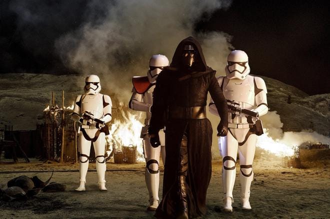 Star Wars -sarjan seitsemännessä osassa on mukavasti alkuperäistä henkeä. KUVA: Nelonen