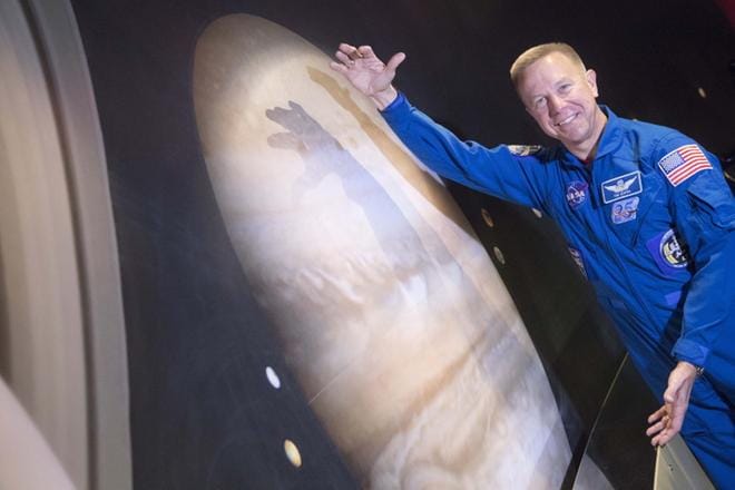 Astronautti Timothy Kopra vierailee tällä viikolla Vantaalla tiedekeskus Heurekassa. Kopra kertoo, että hänen haaveenaan olisi vielä jättää jalanjäljet Kuun pinnalle. KUVA: Mauri Ratilainen / Com.pic