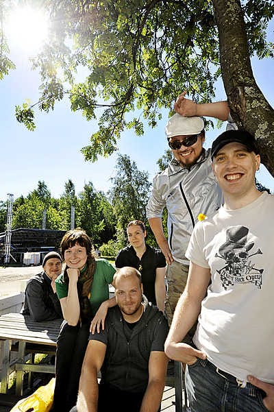 Uusien kykyjen lavalle nousee Or -niminen orkesteri. Kuvassa vasemmalta Pasi Hiltula, Tanja Torvikoski, Arttu Mäkelä, Tomi Rasimus, Heikki Lindström ja takana Annette Sinclair.