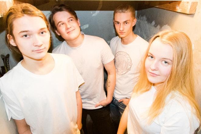 Club Riveri -tapahtumassa piti esiintyä valtakunnalliset artistit Ursus Factory ja Costee sekä paikallinen Tulipää (kuvassa), jossa soittavat Sampsa Silander, Konsta Silander, Riku Viita ja Silja Silander. KUVA: TOPI KOSUNEN