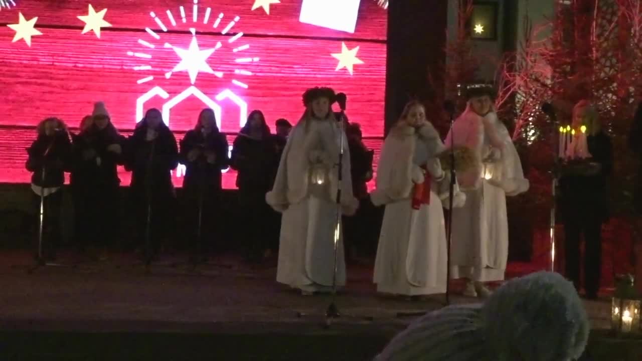 Oulun 2018 Lucian kruunaus rotuaarilla
