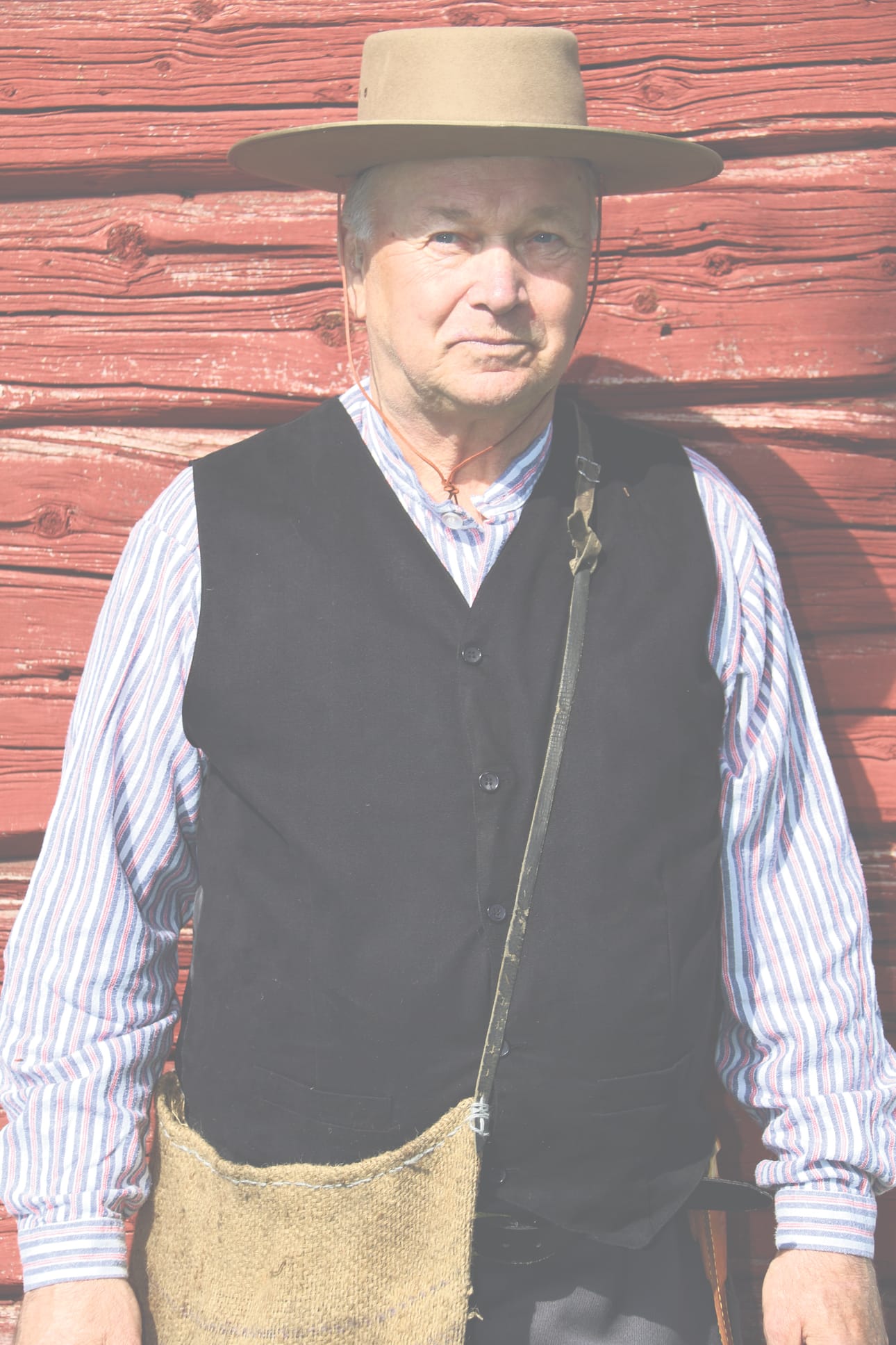 Lauri Pelkonen uppoutuu viikoksi salakauppiaan rooliin.