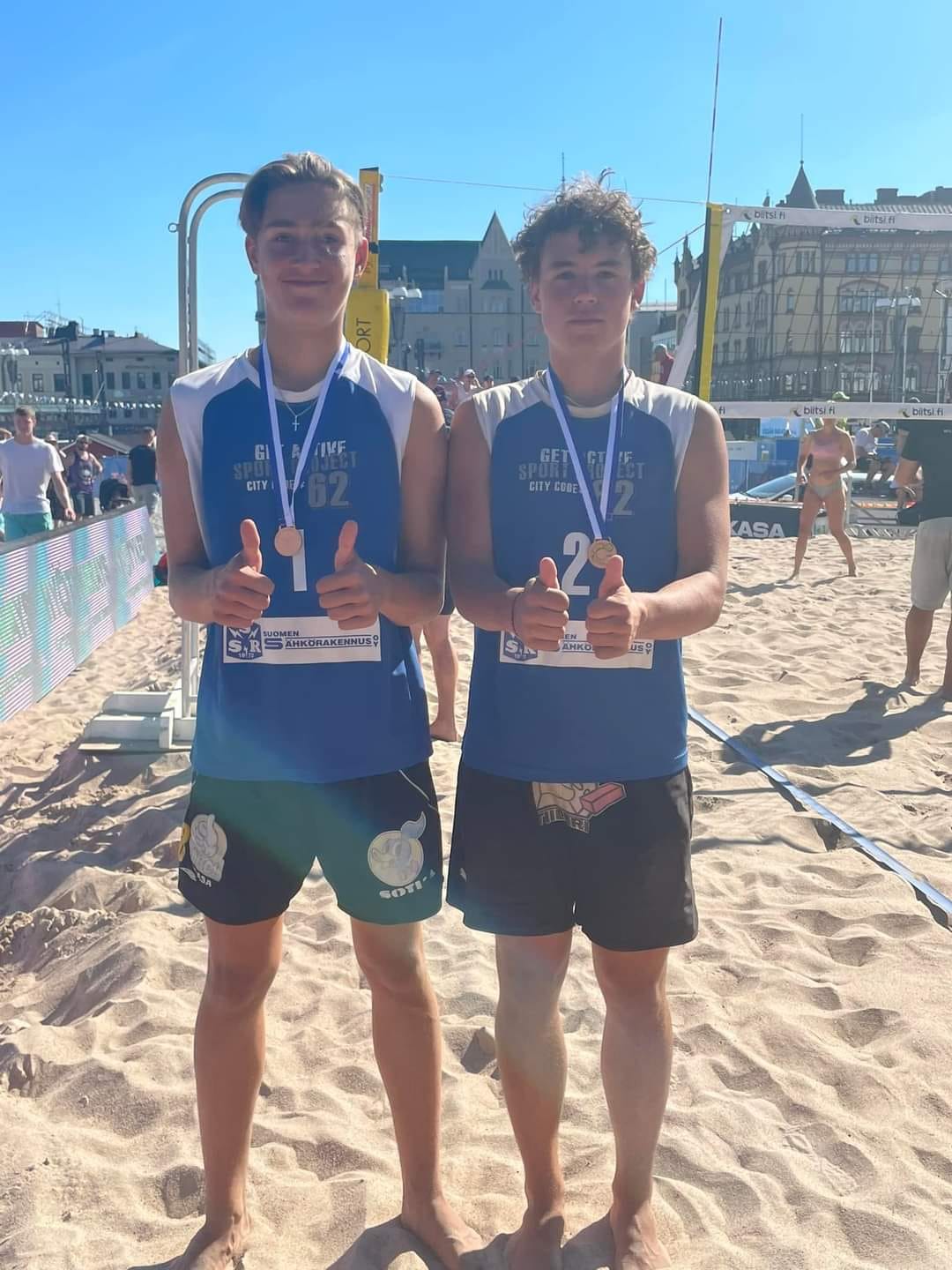 Viktor ja Veeti Viljamaa saivat Beach volleyn SM-pronssia U18-sarjasta kesällä 2022.