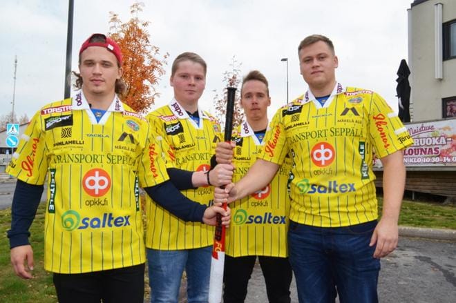 Ankkurien uudet vahvistukset Severi Piispanen (vas.), Jouni Mäki, Miika Keski-Petäjä ja Markus Hallasuo tähyävät innolla tulevaan sarjakauteen. KUVAT: MARKKU TURPELA