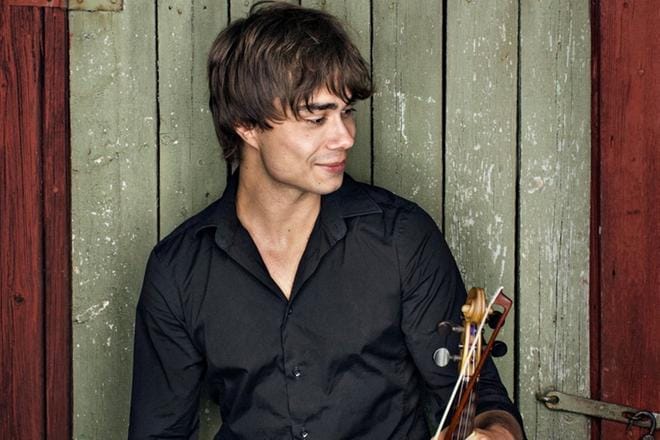 Alexander Rybakin ja Vaasan kaupunginorkesterin konsertissa tänään soivat niin Rybakin omat kappaleet, klassisen musiikin helmet kuin pop-coveritkin.