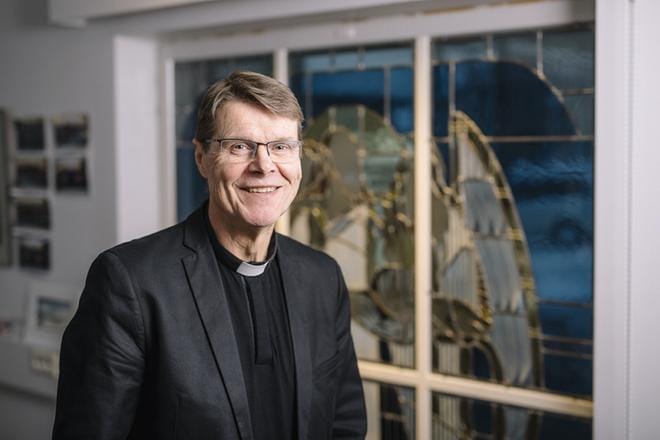 Tänä aikana on huolenpidolla, lähimmäisen rakkaudella ja välittämisellä tilansa. Yhteinen vastuu kasvaa. Me emme ole kukaan yksin, tiivistää kirkkoherra Jukka Salo.