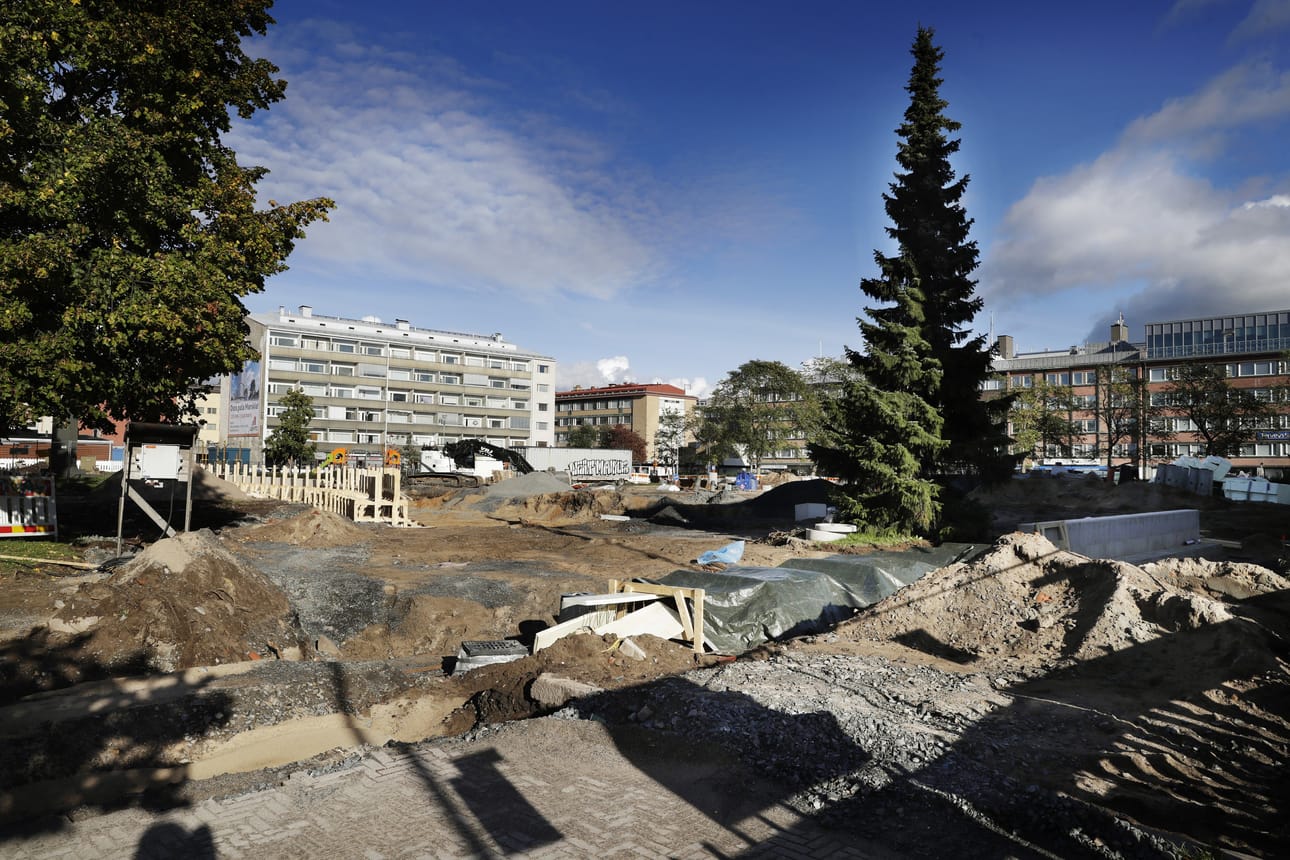 Mannerheimin puisto on tällä hetkellä rakennustöiden kourissa.