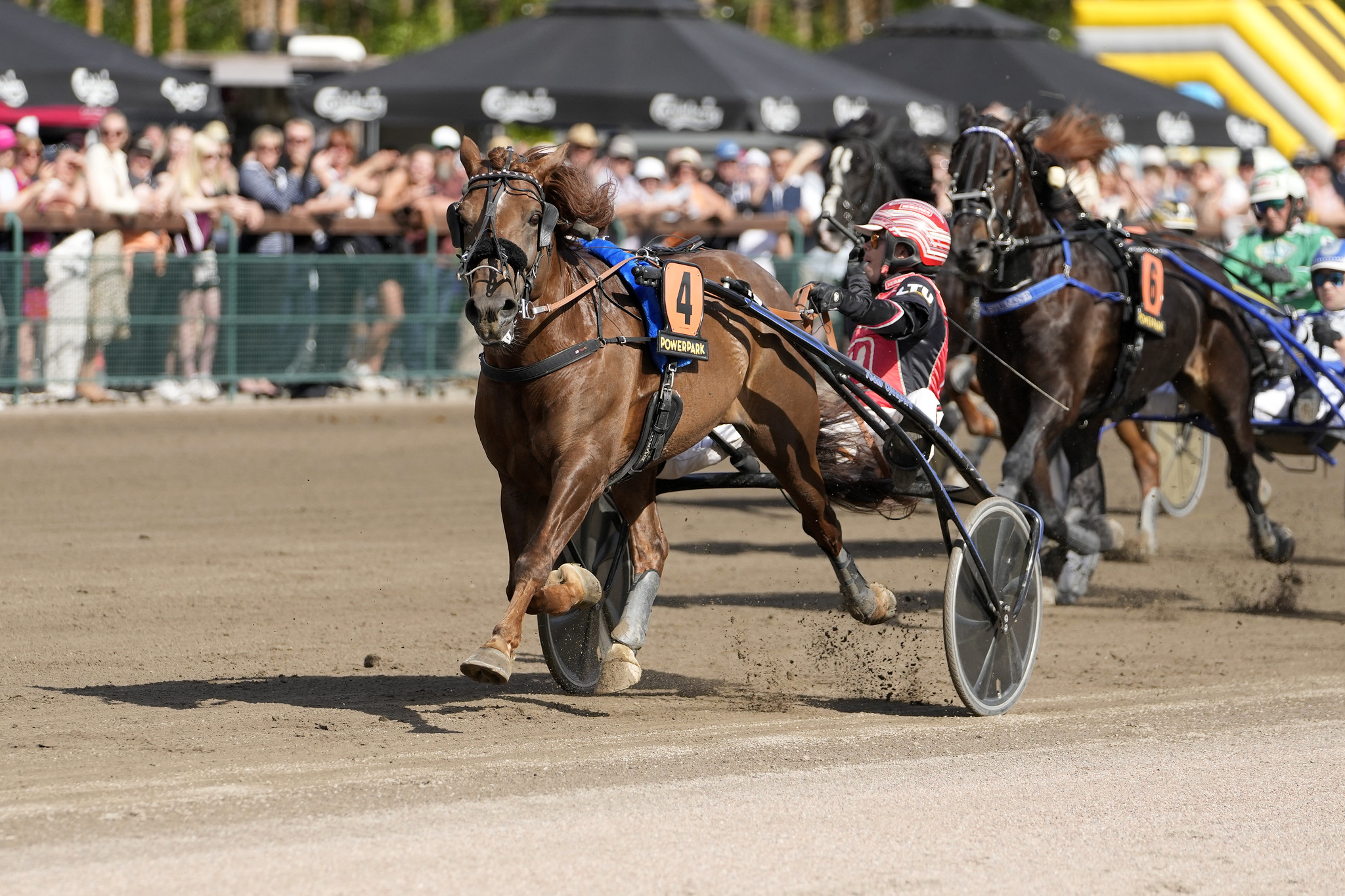 Evartti tyhjensi haastajien kirihalut Santtu Raitalan ohjastamana lopettamalla vakuuttavasti 17,5-vauhtia.