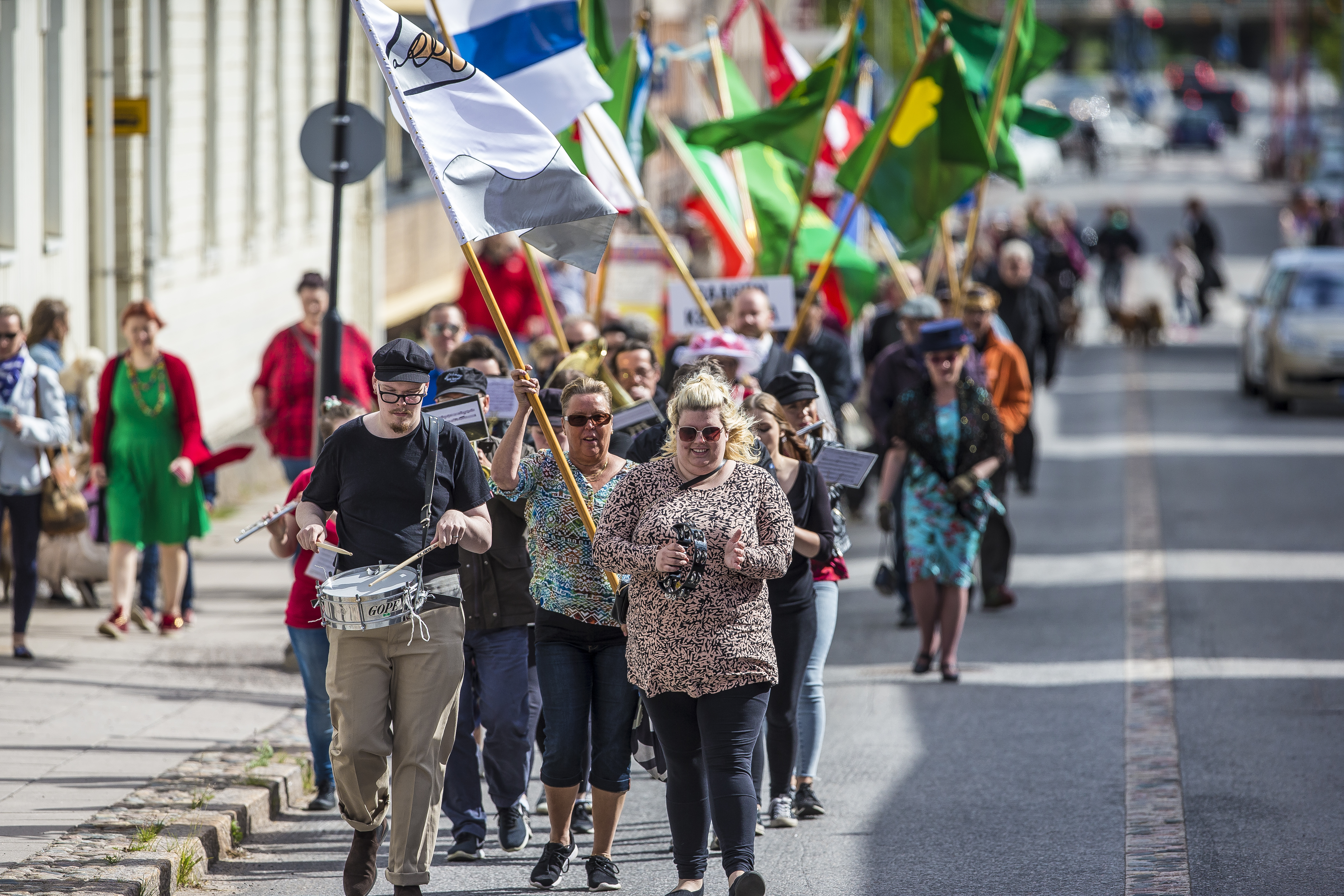 Raahen marssi kiersi Härkätorin puistosta Pekkatorille ja sieltä lopulta rantaan.