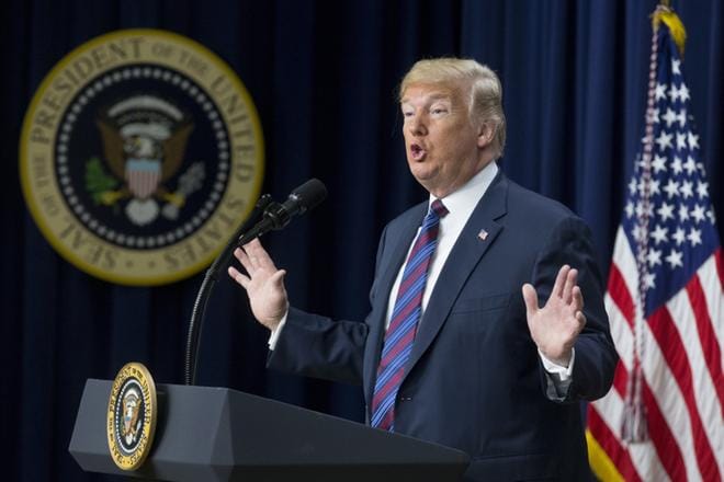 Yhdysvaltain presidentti Donald Trump ilmoitti korottavansa Yhdysvaltoihin tuotavan teräksen ja alumiinin tulleja aiemmin keväällä. Perjantaina Yhdysvaltojen kauppaministeri ilmoitti laajentavansa terästullit koskemaan myös Euroopan unionia. KUVA: Michael Reynolds / EPA