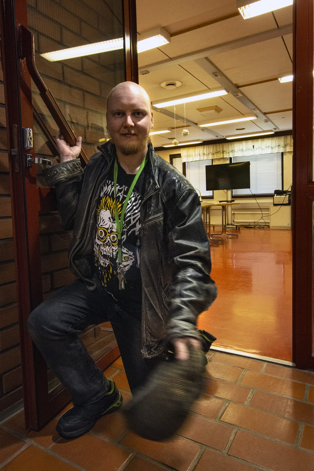 Kuusamon kirjaston Antti Kurki kutsuu roolipelien maailmaan perjantaina. Hän lupaa myös kertoa verkon yli löytyvistä peliporukoista kirjastoautonsa vaellusreitillä.