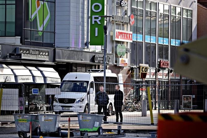 Lääkehuollon varmistamiseksi Seinäjoelle on tulossa yksi uusi apteekki. Nykysuuntauksen mukaisesti apteekit sijoittuvat usein kauppakeskuksiin tai marketteihin. Periaatteessa sijoittuminen on vapaata apteekkialueella, johon lupa on myönnetty.KUVA: KARI LÖFHJELM